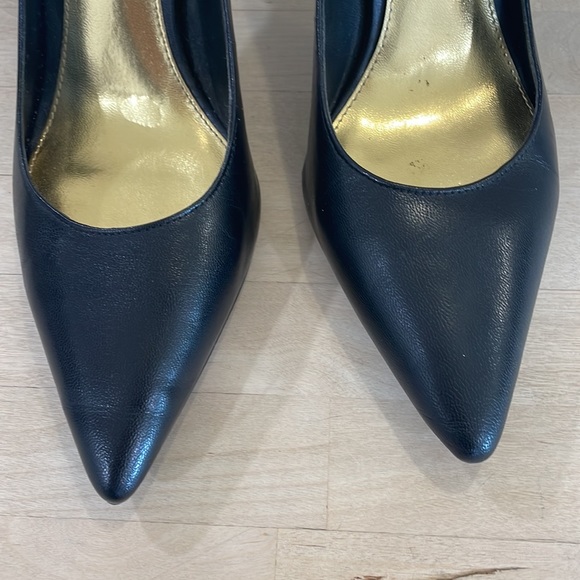 Lauren Ralph Lauren Pointed Toe Pumps - Picture 8 of 8